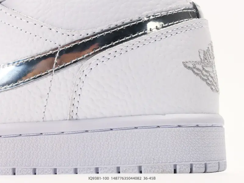 Nike Chaussures de skate Polyvalent Classique Basse IQ9381-100 #14877635044082